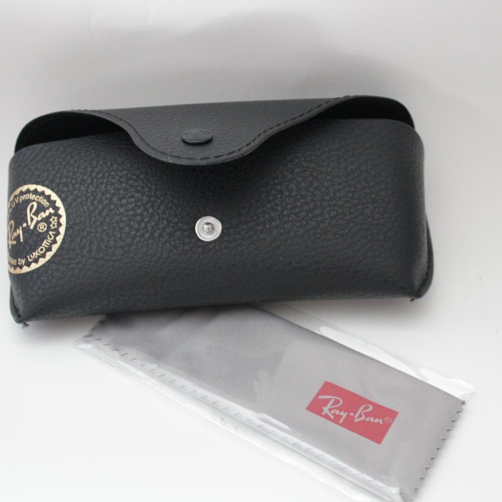 RAY-BAN regular size  hardcase for sunglasses